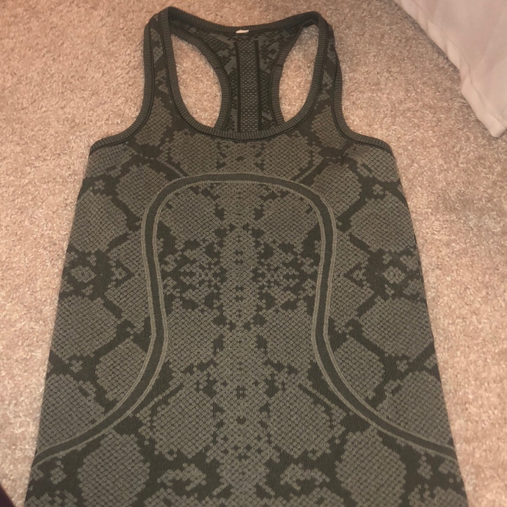 LULU workout tank top